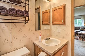 Quaint Pequot Home < 1 Mi From Lake Access!