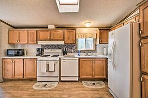 Quaint Pequot Home < 1 Mi From Lake Access!