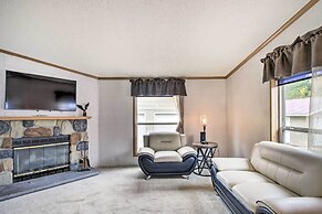 Quaint Pequot Home < 1 Mi From Lake Access!