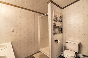Quaint Pequot Home < 1 Mi From Lake Access!