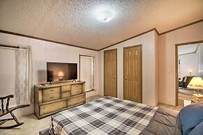 Quaint Pequot Home < 1 Mi From Lake Access!