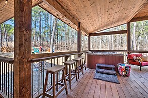 Luxury Cabin Getaway: 1 Mi To Broken Bow Lake!
