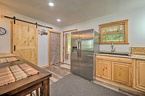 Waterfront Cottage in Fort Towson w/ 2 Decks!