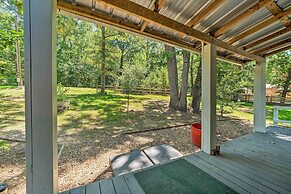 Waterfront Cottage in Fort Towson w/ 2 Decks!