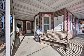 Central Hummelstown Apt: 4 Miles to Hershey Park!