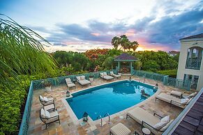 'sweet Dream' Villa w/ Private Pool in Sugar Hill!