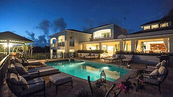 'sweet Dream' Villa w/ Private Pool in Sugar Hill!