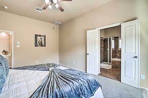 San Antonio Retreat w/ Fireplace + Pool Access!