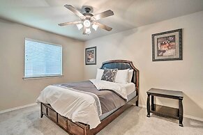 San Antonio Retreat w/ Fireplace + Pool Access!