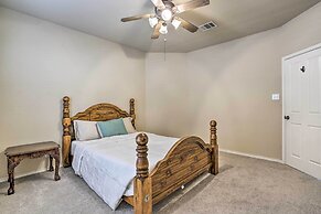 San Antonio Retreat w/ Fireplace + Pool Access!