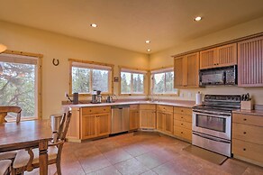 Gorgeous Alton Cabin w/ Deck + Mountain Views