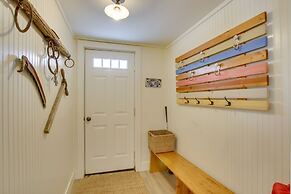 Historic Albion Mountain Cottage on Quiet Street!