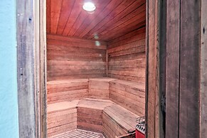 Corpus Christi Condo - Walk to Whitecap Beach!