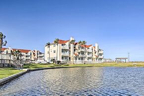 Corpus Christi Condo - Walk to Whitecap Beach!