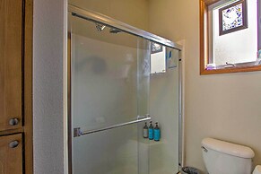 Bayside Home - 6 Miles to Olympic National Forest!