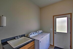 Bayside Home - 6 Miles to Olympic National Forest!