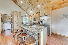 Ruidoso Cabin w/ Hot Tub, 2 Mi to Grindstone Lake!