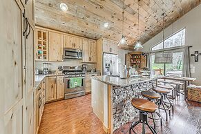 Ruidoso Cabin w/ Hot Tub, 2 Mi to Grindstone Lake!