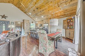 Ruidoso Cabin w/ Hot Tub, 2 Mi to Grindstone Lake!