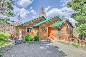 Ruidoso Cabin w/ Hot Tub, 2 Mi to Grindstone Lake!