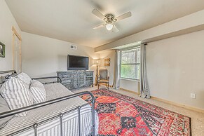 Ruidoso Cabin w/ Hot Tub, 2 Mi to Grindstone Lake!