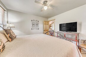 Ruidoso Cabin w/ Hot Tub, 2 Mi to Grindstone Lake!