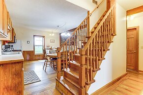 Historic Farmhouse on 7 Acres w/ Stellar View!