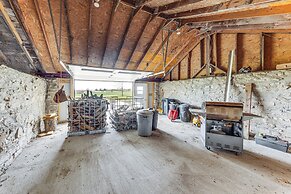 Historic Farmhouse on 7 Acres w/ Stellar View!