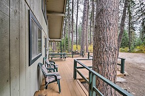 Hillside Hideaway: Warm & Cozy Terrace Lakes Cabin