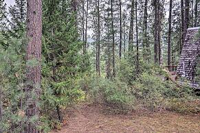 Hillside Hideaway: Warm & Cozy Terrace Lakes Cabin