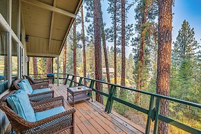 Hillside Hideaway: Warm & Cozy Terrace Lakes Cabin