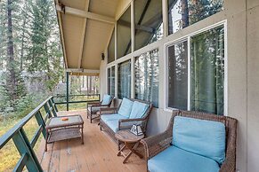 Hillside Hideaway: Warm & Cozy Terrace Lakes Cabin
