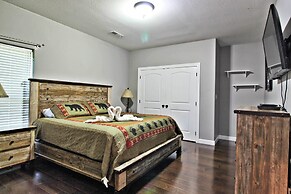 Pet-friendly Smoky Mountain Retreat w/ Game Room!
