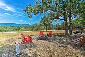 Talihina Retreat w/ Kiamichi River Access!