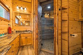 Talihina Retreat w/ Kiamichi River Access!