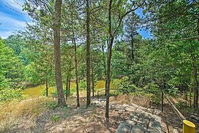 Talihina Retreat w/ Kiamichi River Access!