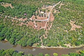 Talihina Retreat w/ Kiamichi River Access!
