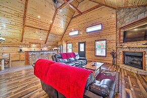 Talihina Retreat w/ Kiamichi River Access!