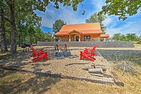 Talihina Retreat w/ Kiamichi River Access!