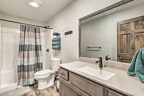 Kansas Hunting Lodge: Pets & Large Groups Welcome!