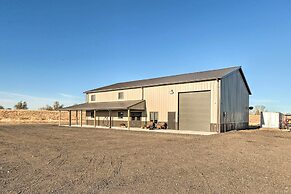 Kansas Hunting Lodge: Pets & Large Groups Welcome!
