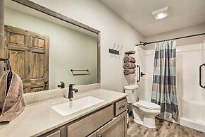 Kansas Hunting Lodge: Pets & Large Groups Welcome!