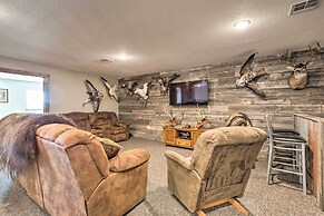 Kansas Hunting Lodge: Pets & Large Groups Welcome!