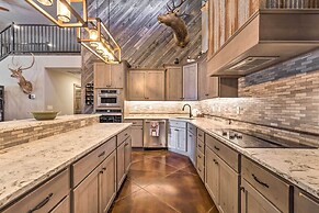 Kansas Hunting Lodge: Pets & Large Groups Welcome!