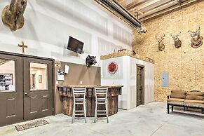 Kansas Hunting Lodge: Pets & Large Groups Welcome!