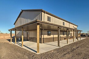 Kansas Hunting Lodge: Pets & Large Groups Welcome!