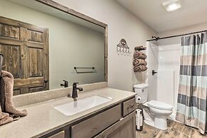 Kansas Hunting Lodge: Pets & Large Groups Welcome!