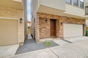 Houston Vacation Rental ~ 1 Mi to Downtown!