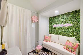 Houston Vacation Rental ~ 1 Mi to Downtown!