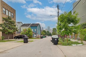 Houston Vacation Rental ~ 1 Mi to Downtown!